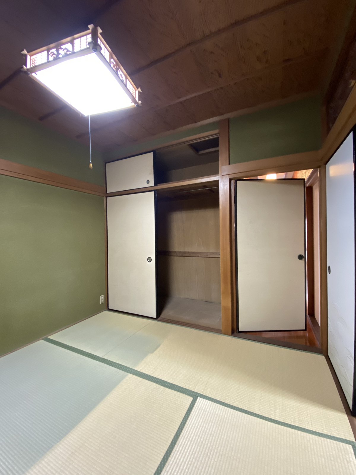 改修前の和室。押入のあった位置